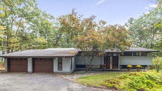 61 Wolf Rock Rd, Carlisle, MA 01741