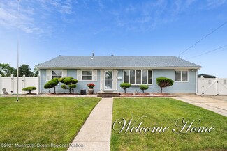 13 Hilltop Ct, Jamesburg, NJ 08831