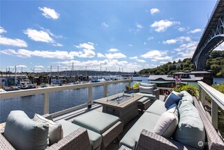903 N Northlake Way, Seattle, WA 98103