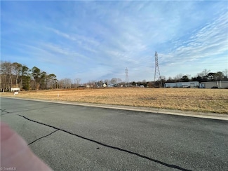 6 River Birch, King, NC 27021