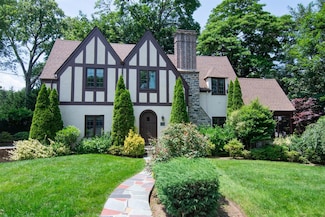 259 Pondfield Rd W, Bronxville, NY 10708