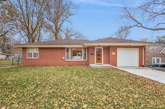 6330 Center St, Des Moines, IA 50312