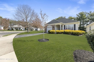 17 Evergreen Springs Dr, Lakewood, NJ 08701