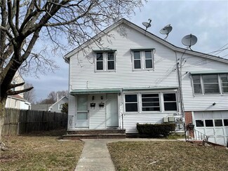 2 Coutu Ct, West Warwick, RI 02893