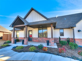 2208 W Earl Dr, Mustang, OK 73064