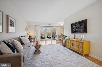 7302 Cresheim Rd Unit C16, Philadelphia, PA 19119