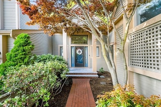 7 Wainwright Rd Unit 13, Winchester, MA 01890