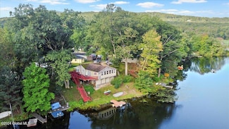 547 Sullivan Way, Cambridge, NY 12816