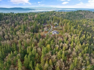 27243 SE Grand Ridge Dr, Issaquah, WA 98029