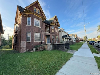 691 Clairmount St, Detroit, MI 48202