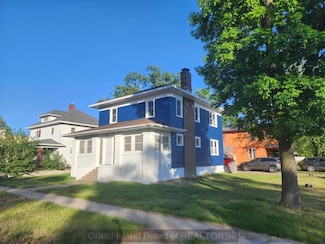 821 W 1st St, Grand Island, NE 68801