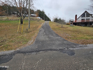 493 Banners Corner Rd, Castlewood, VA 24224