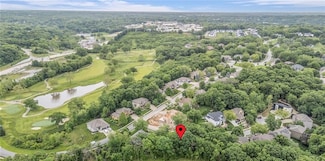 6122 Persimmon Ct, Parkville, MO 64152
