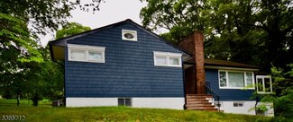 53 Pine Grove Rd, Berkeley Heights, NJ 07922