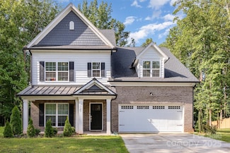 7725 Shalom Dr, Charlotte, NC 28216