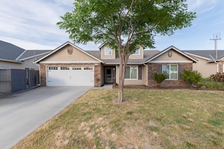 3066 S Yolo Ct, Tulare, CA 93274