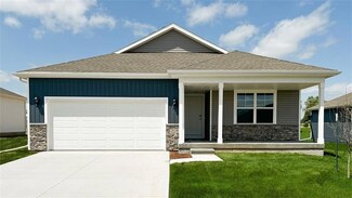 6811 Rynor St, Johnston, IA 50131