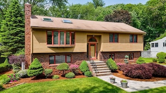 10 Briarwood Ln, Wakefield, MA 01880