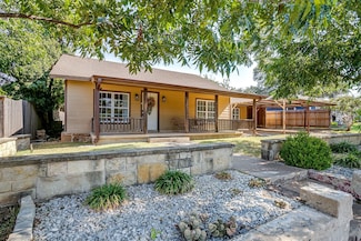 203 E 7th St, Weatherford, TX 76086