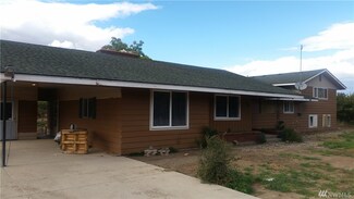260 Higgins Ln, Wapato, WA 98951