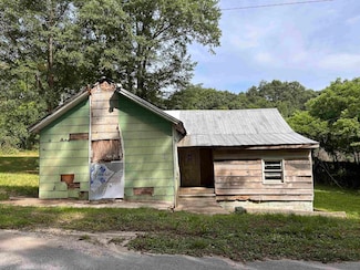 121 Love Ln, Pacolet, SC 29372