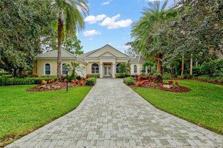 8015 Warwick Gardens Ln, University Park, FL 34201