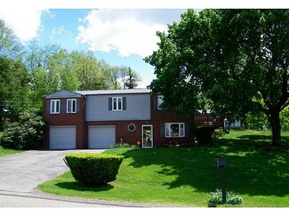 202 Chaplin Dr, Coraopolis, PA 15108