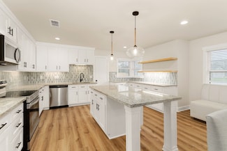 209 W Davitt St, Eagle Lake, TX 77434