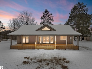 21606 230th Ave, Tustin, MI 49688