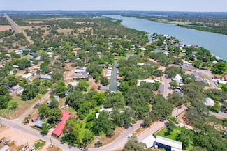 417 County Road 136a, Kingsland, TX 78639