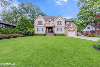 821 Woodland Dr, Lakewood, NJ 08701