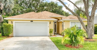 893 Tavernier Cir NE, Palm Bay, FL 32905