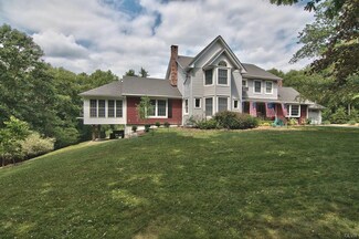 18 Ace Ln, East Stroudsburg, PA 18301