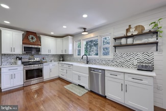 1859 New Holland Pike, Lancaster, PA 17601