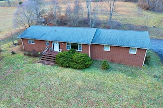 1074 Wassum Valley Rd, Marion, VA 24354