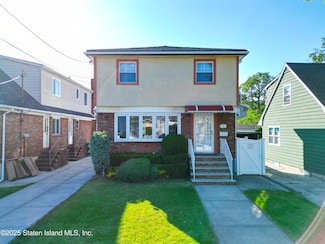 554 Britton Ave, Staten Island, NY 10304