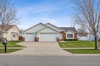 3231 43rd Ave S, Fargo, ND 58104