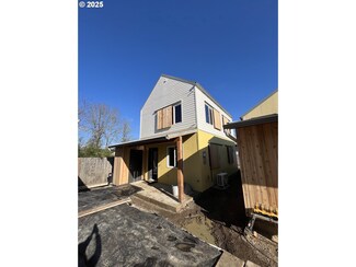 1936 Grant St, Eugene, OR 97405