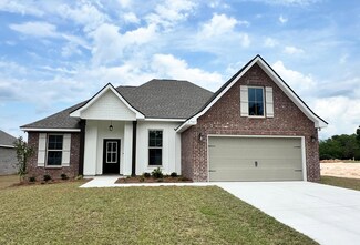 2707 Louis Cir, Crestview, FL 32536