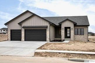 5601 N 213th Ave, Elkhorn, NE 68022