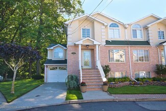 23 Quail Ln, Staten Island, NY 10309