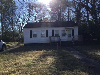 505 W Elizabeth St, Selma, NC 27576