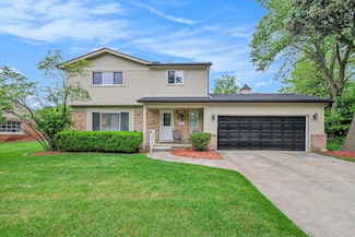 4014 Orchard Crest Dr, West Bloomfield, MI 48322