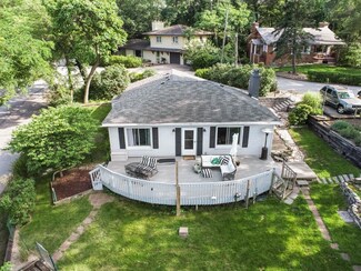 4 Skyline Dr, Portage, IN 46368
