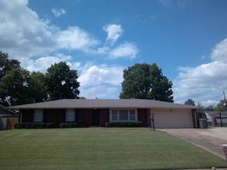 5064 Ridgewood Dr, Memphis, TN 38116