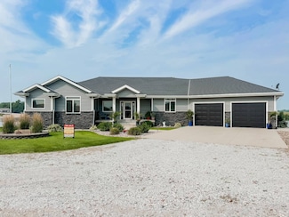 1018 N Shore Dr, Schuyler, NE 68661