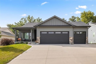 234 Crossroads Ct, Polk City, IA 50226