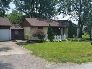 6726 Oakfield St NE, East Canton, OH 44730
