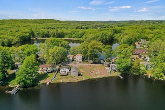 31 Bylund Ave, Auburn, MA 01501