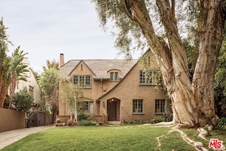 2001 N Hobart Blvd, Los Angeles, CA 90027